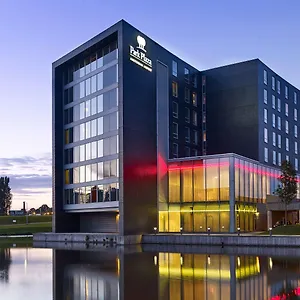 4* מלון Park Plaza Amsterdam Airport